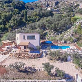 3 bedroom villa with pool, near Scopello, sleeps 6